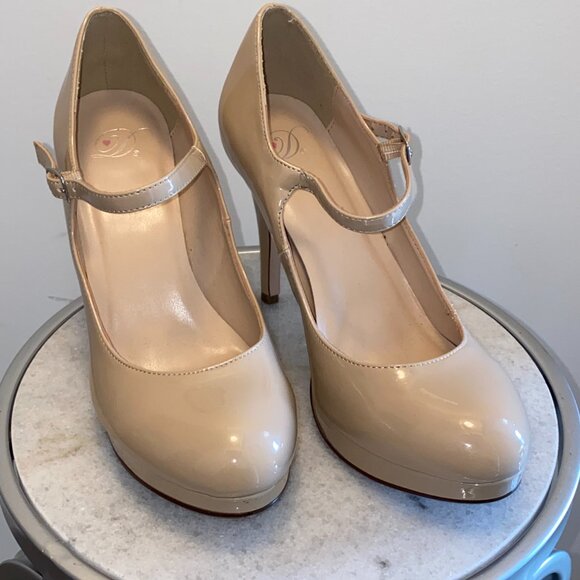 Nude Patent Leather Mary Jane Pump w/ Rounded Toe - Picture 6 of 7